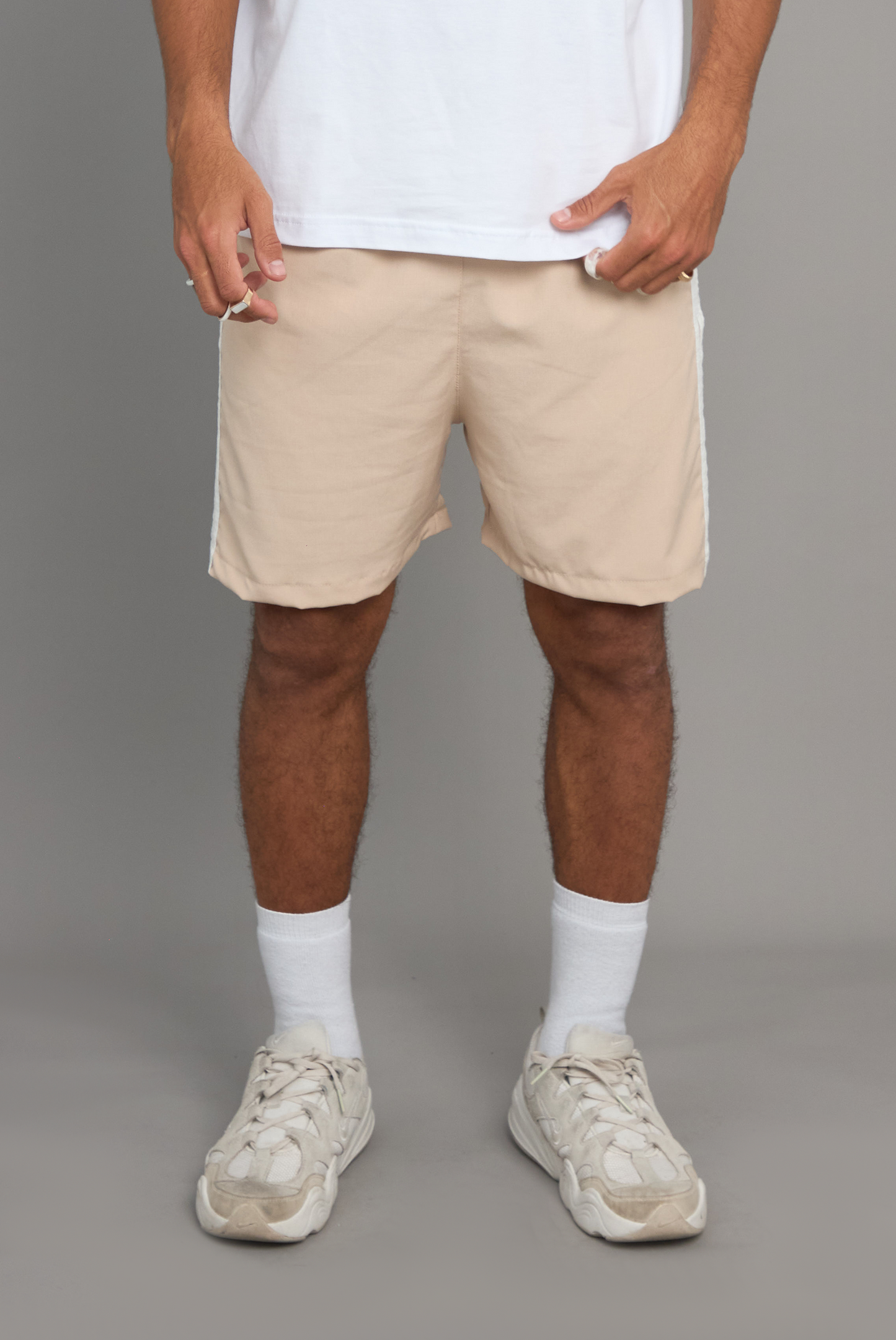 SHORT LINEAL BEIGE