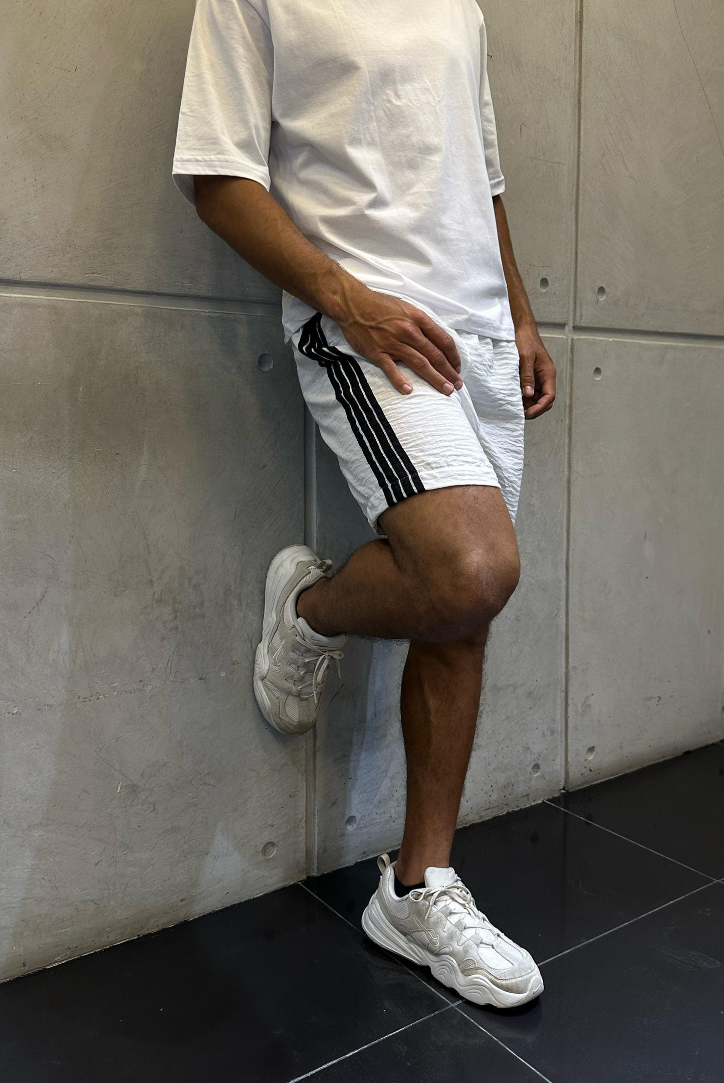 SHORT LINEAL WHITE