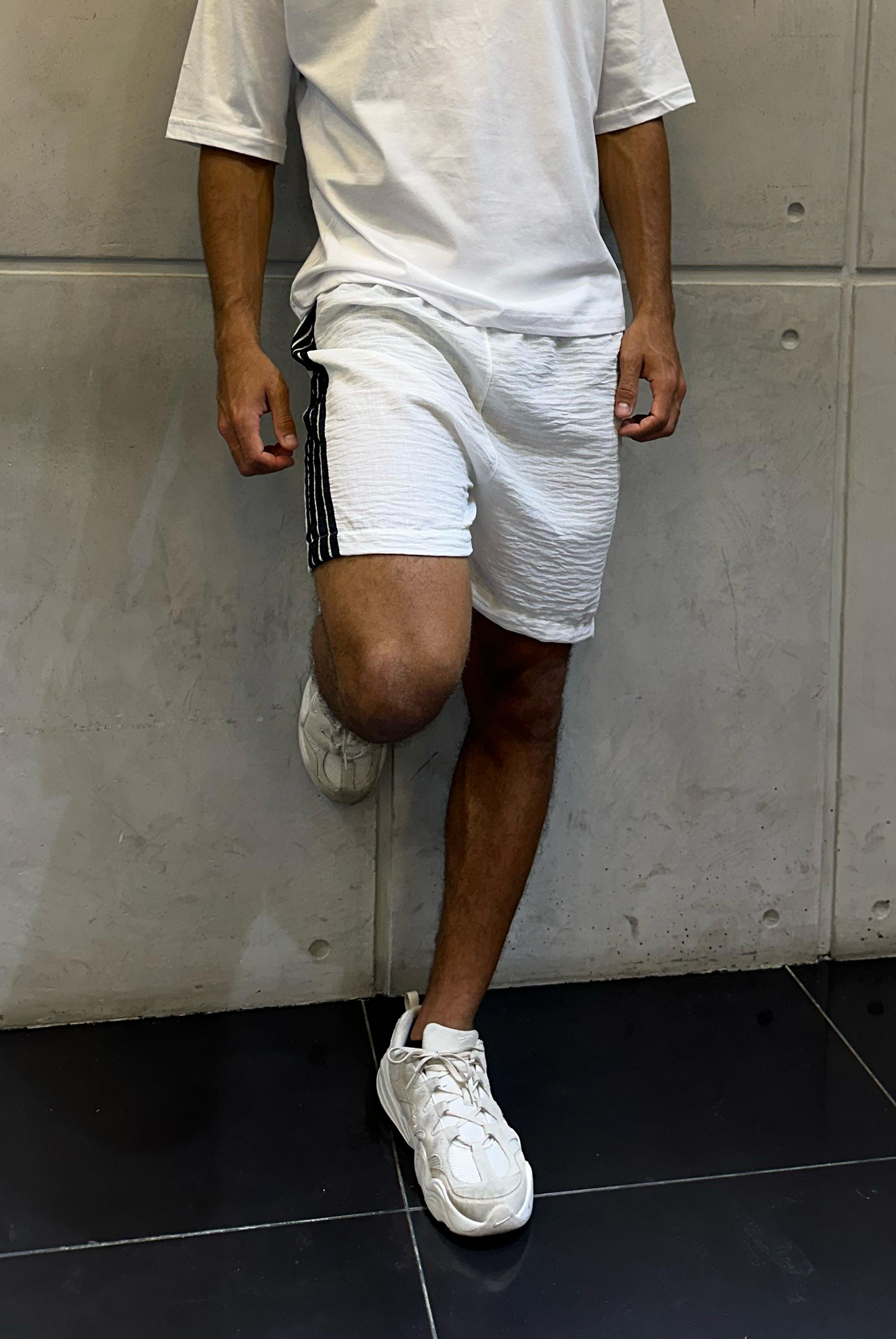 SHORT LINEAL WHITE