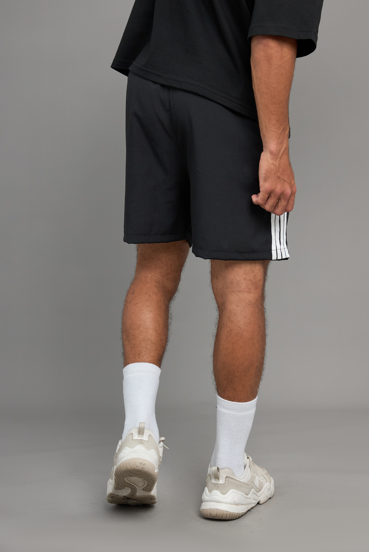 SHORT LINEAL BLACK