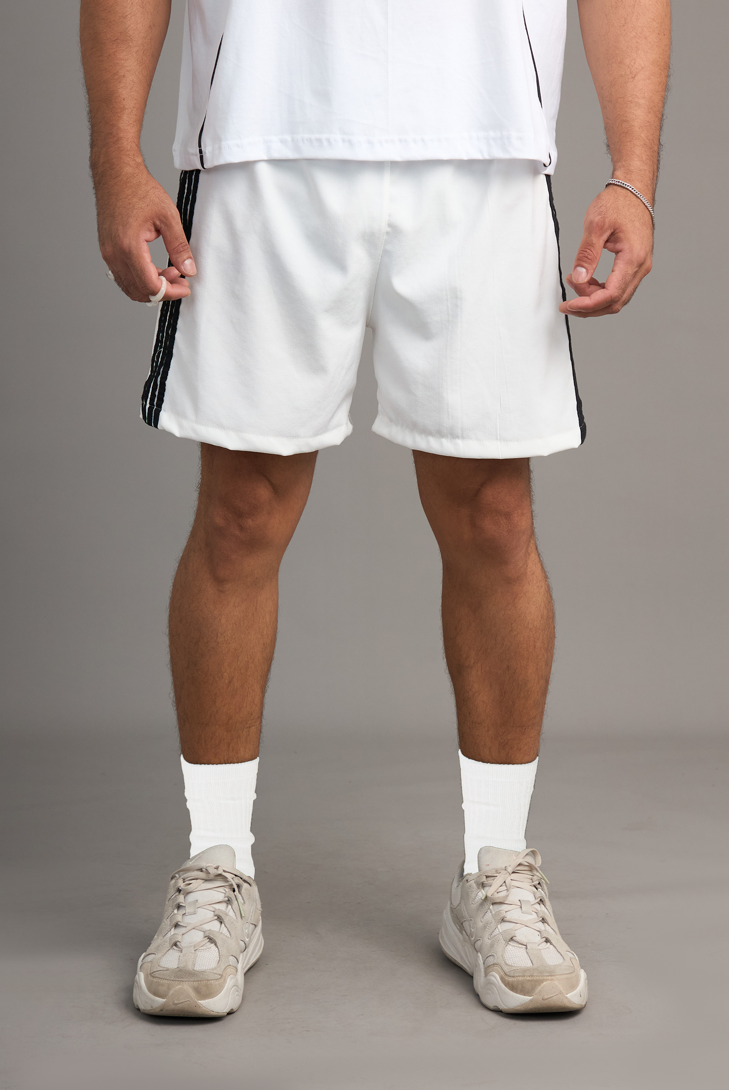 SHORT LINEAL WHITE